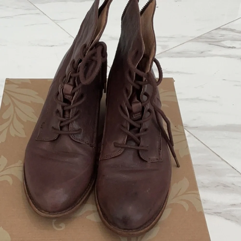 Sofft Annalise Brown Leather Lace Up Booties | Size 8 - Picture 3 of 6